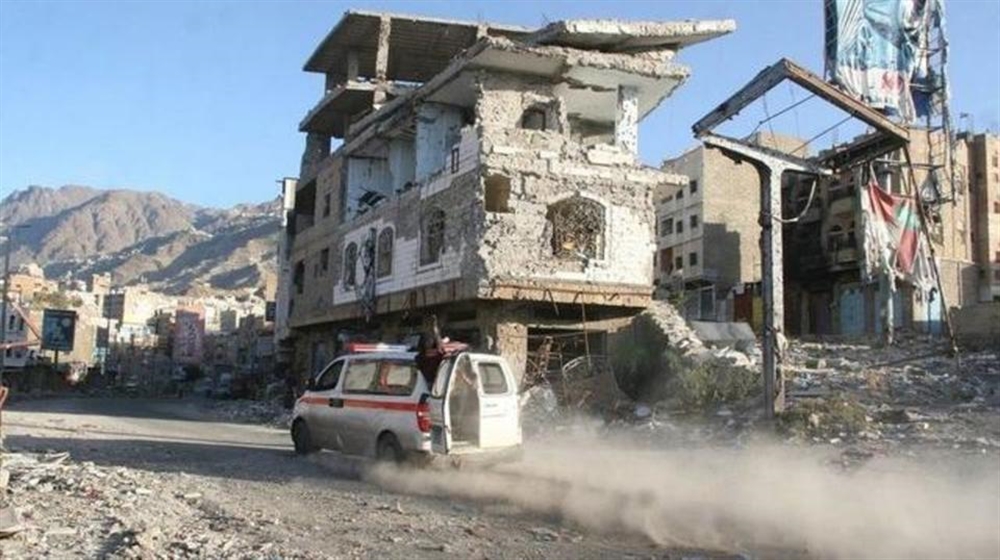 قتيل و 3 جرحى مدنيين بقصف للحوثيين على أحياء تعز