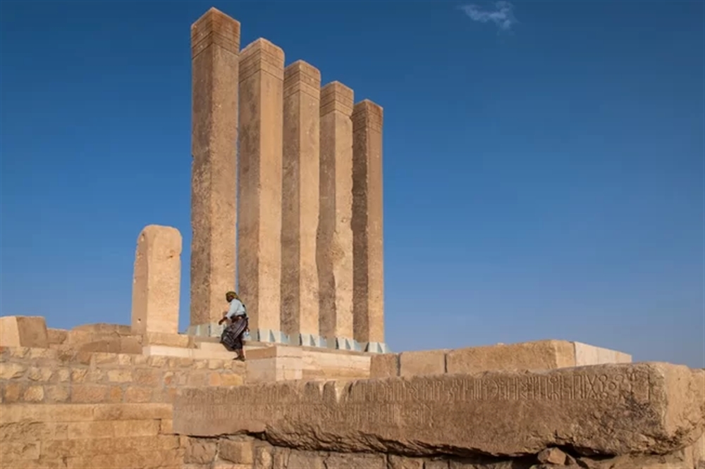 "آثار الدم" .. تحقيق أمريكي يكشف عن بيع 100 قطعة أثرية يمنية منهوبة بأكثر من مليون دولار