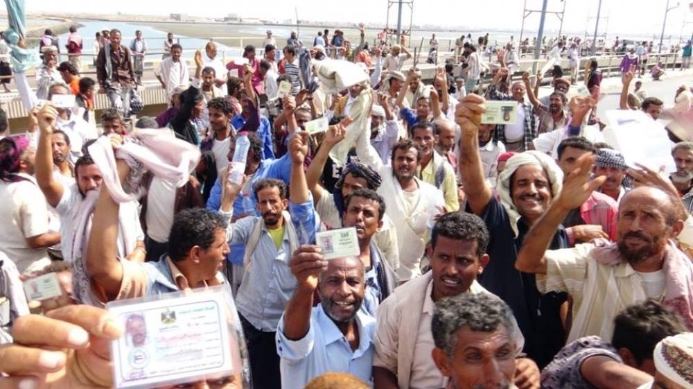 الحكومة تعد بمعالجة أوضاع الجنوبيين المبعدين من الجيش والأمن