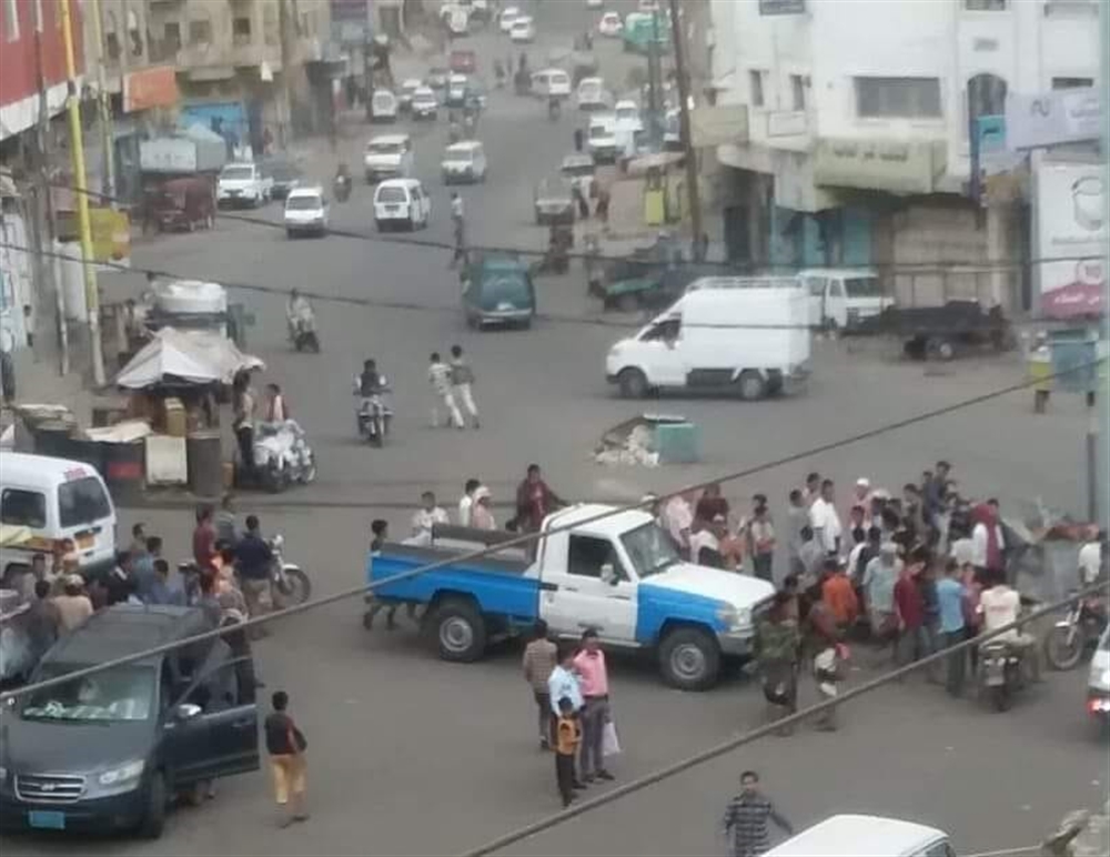 مقتل جندي بنيران مسلحين مجهولين وسط مدينة تعز