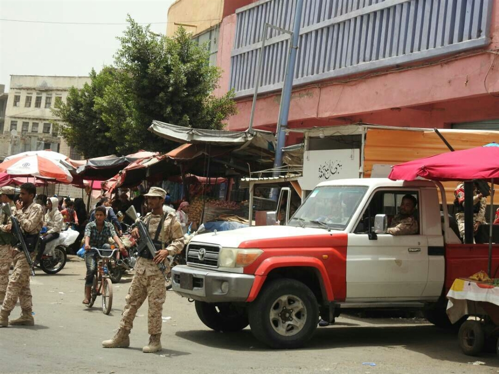 شرطة تعز تتمكن من ألقاء القبض على ثلاثة عناصر من مروجي الحشيش