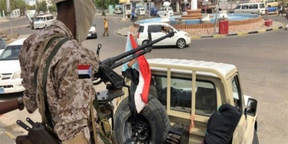 قوات الحزام الأمني تعتقل ضابط وجنديين من الحماية الرئاسية في عدن
