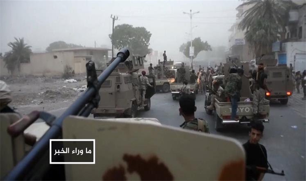 مجندون يمنيون على الحدود السعودية يتظاهرون للمطالبة بالعودة إلى اليمن (فيديو)