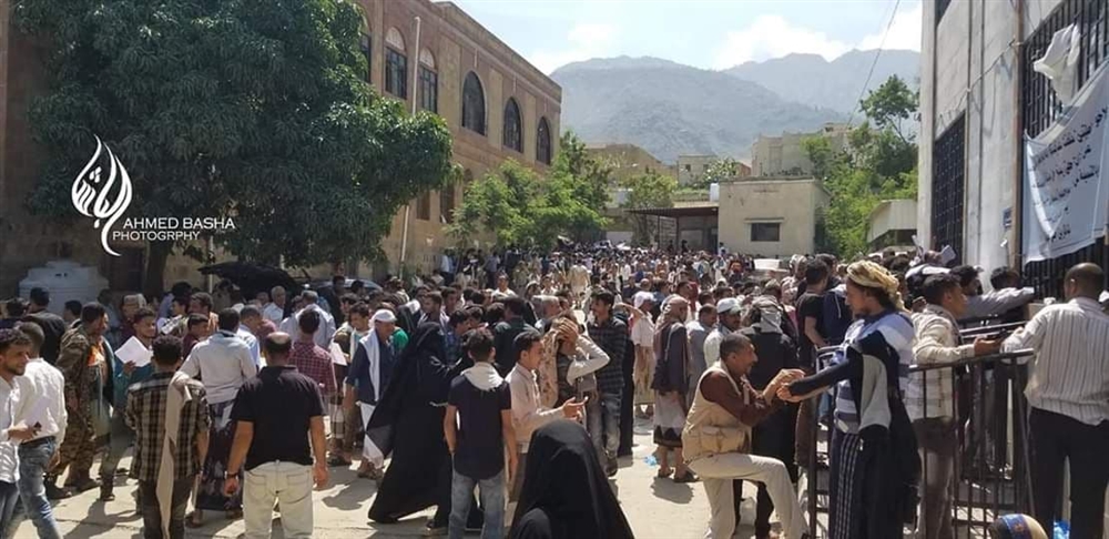 بعد يومين من استئناف العمل.. جوازات تعز تعلن إغلاق أبوابها أمام المواطنين