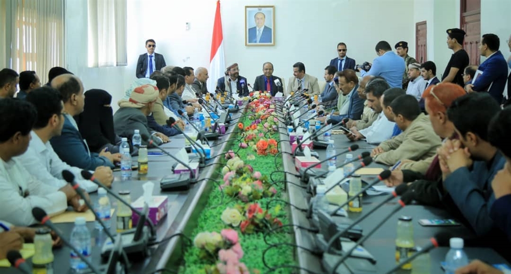 الحكومة تعد باستكمال مشاريع جامعة إقليم سبأ والربط الكهربائي بالمحطة الغازية في مأرب