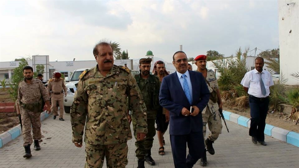 وزير الداخلية يتوجه إلى عُمان للقاء عدد من السفراء والدبلوماسيين الغربيين