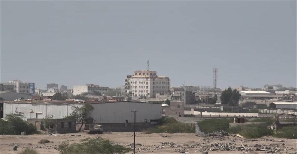 الحوثيون يواصلون استهداف مواقع القوات المشتركة بالحديدة بمختلف الاسلحة