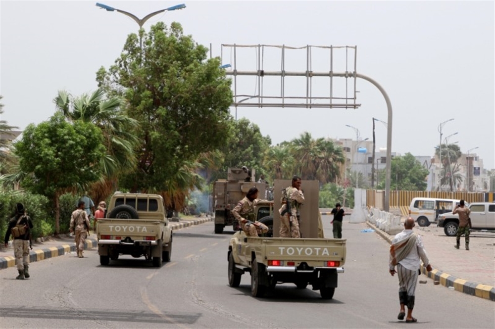 مسلحون يهاجمون منزل مدير عام مطار عدن ويطلقون عليه النار