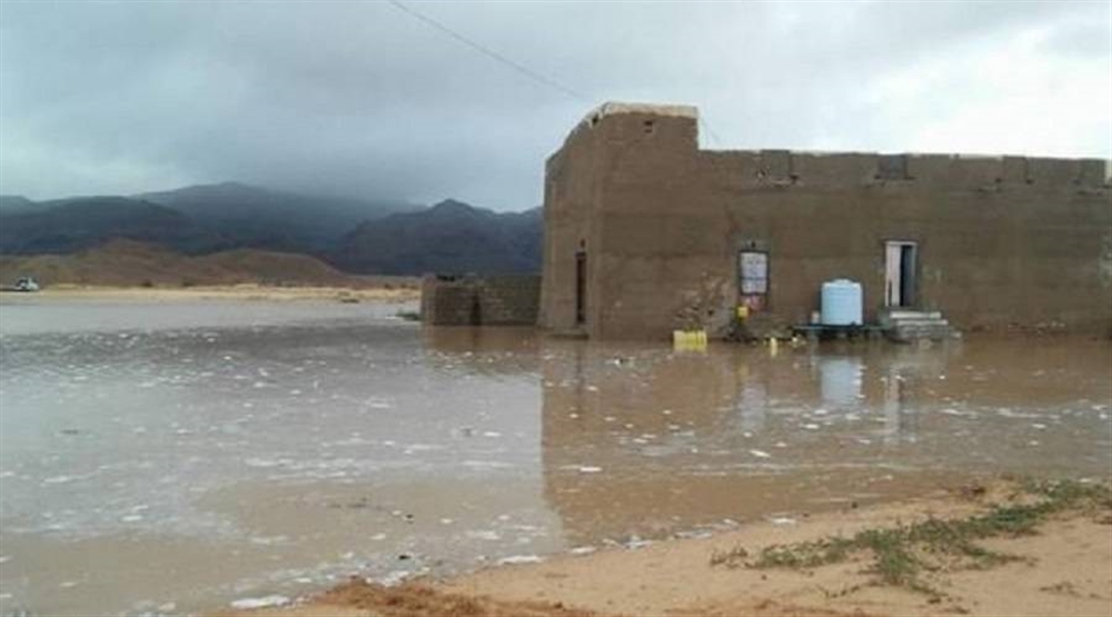 حضرموت: وفاة شخص غرقاً وإنقاذ آخر جراء تدفق سيول الامطار
