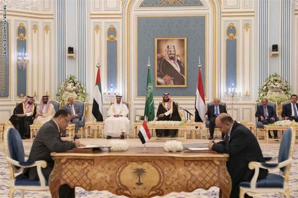 ما الذي دار في لقاء التهدئة بين الحكومة والانتقالي الجنوبي بعدن؟