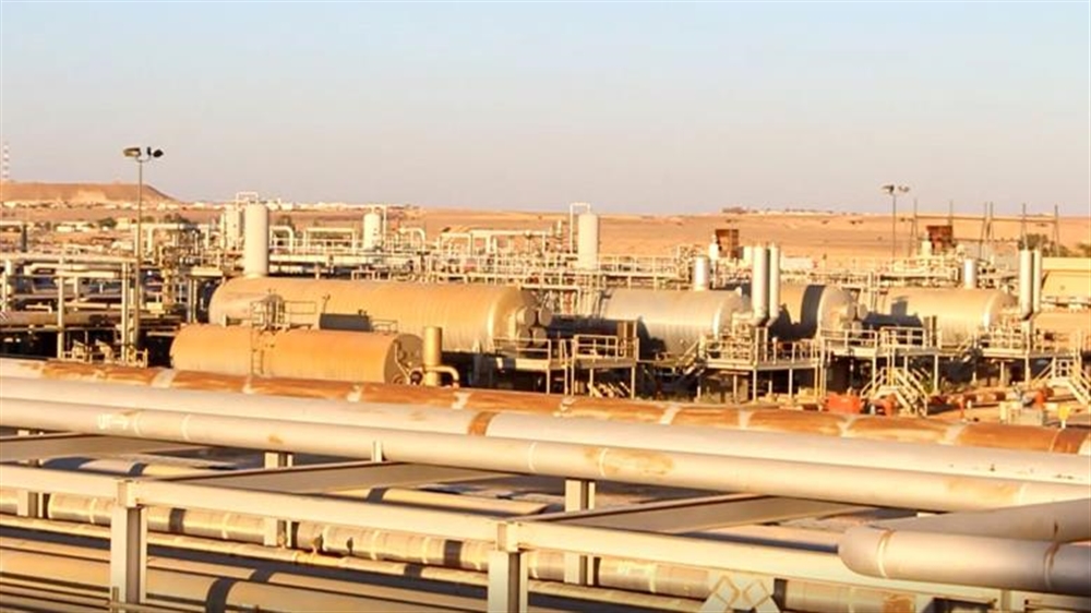 صحيفة لندنية: الحكومة اليمنية تسعى لبيع 50% من أكبر الحقول النفطية