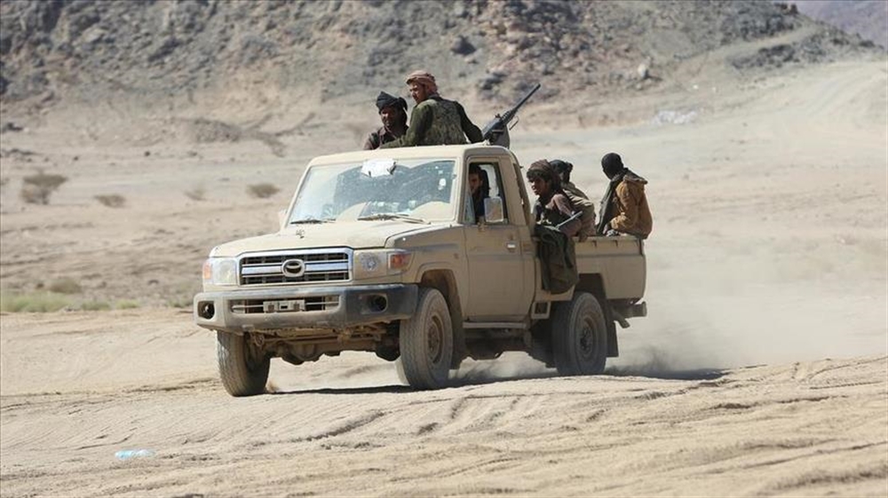 مستشار رئاسي يدعو الجيش للوقوف مع قبائل البيضاء ضد الحوثيين