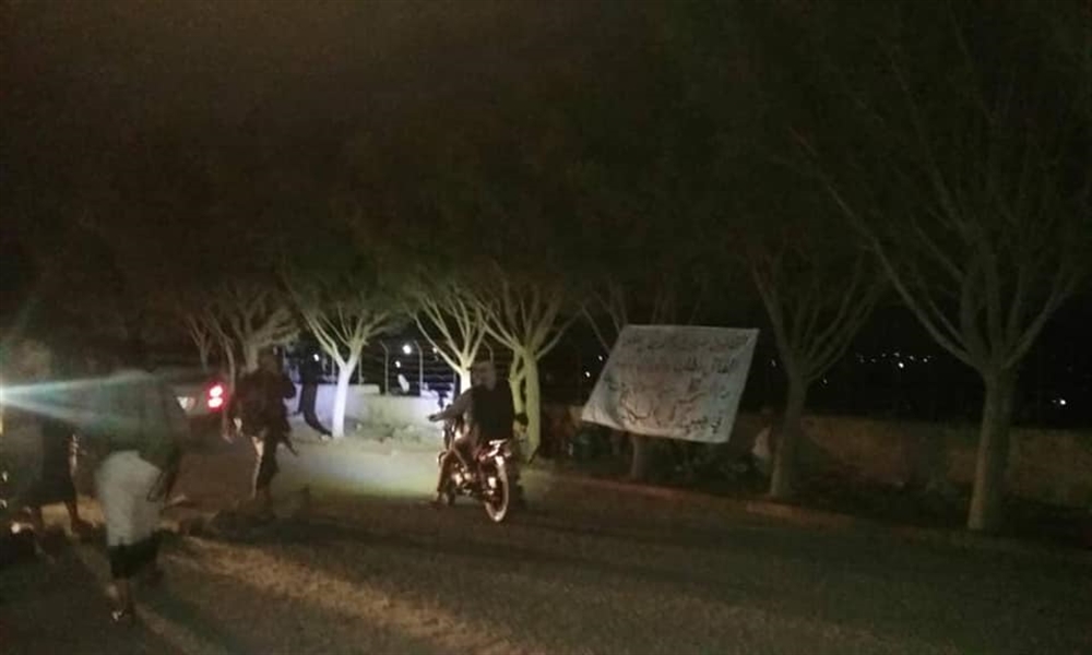 مسلحون يقطعون الطريق الرئيسي الرابط بين تعز وعدن