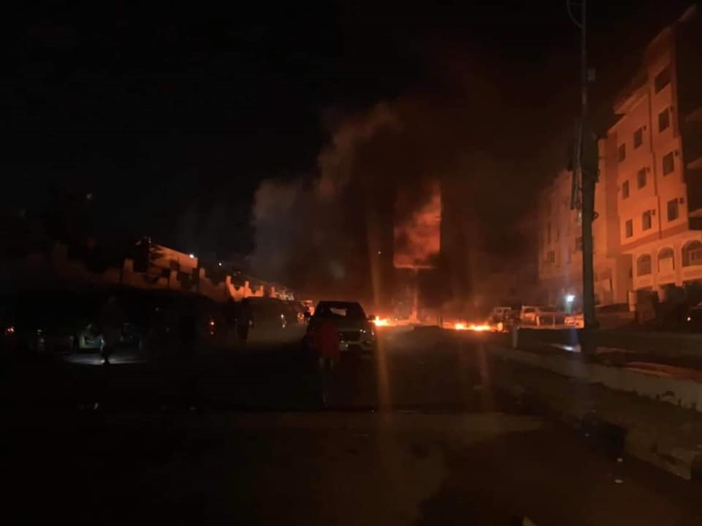 مظاهرة شعبية في عدن احتجاجًا على انقطاع الكهرباء