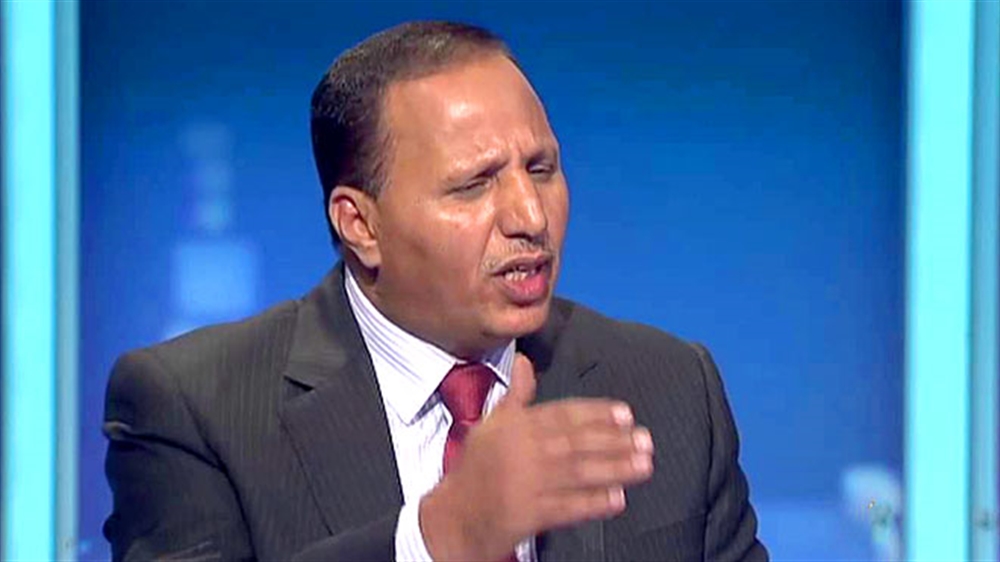 مستشار رئاسي يدعو القيادة السياسية إلى سرعة العودة للعمل من داخل الوطن