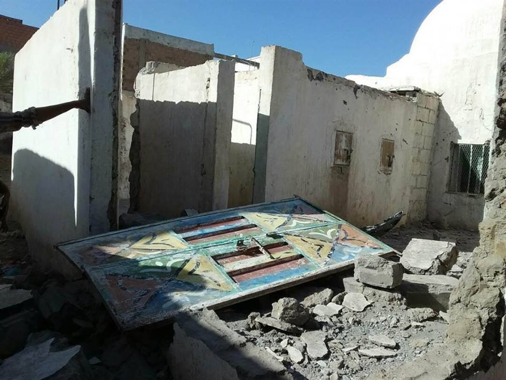 الحوثيون يمطرون منازل المواطنين بالقذائف في الحديدة