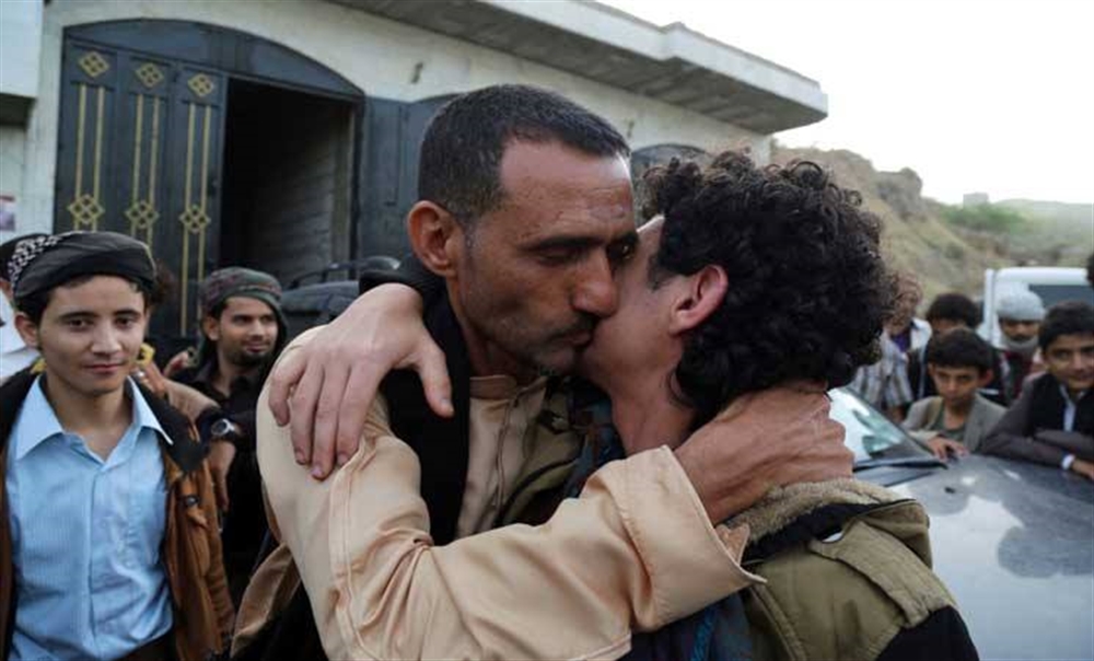 الحوثيون يعلنون نجاح صفقة تبادل أسرى مع القوات الحكومية في شبوة ومأرب