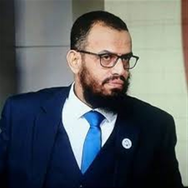 نائب رئيس الانتقالي هاني بن بريك يغرد :  الحكومة الشرعية اوقفت راتبي