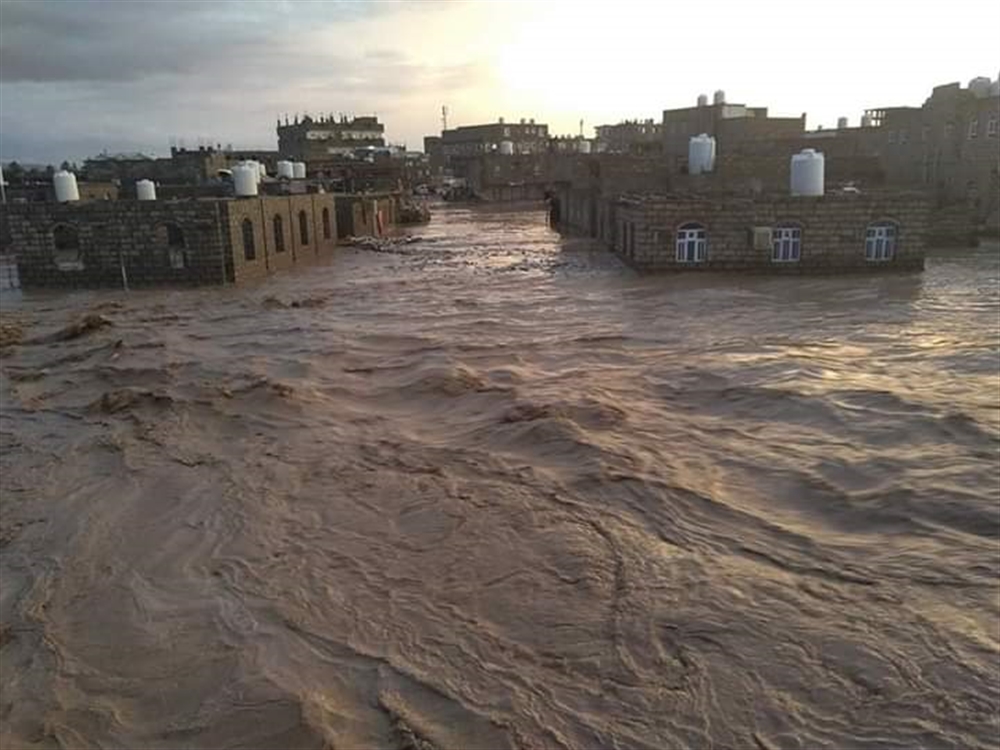 لجنة طوارئ مأرب: 19 وفاة وتضرر نحو17 ألف أسرة جراء سيول الأمطار