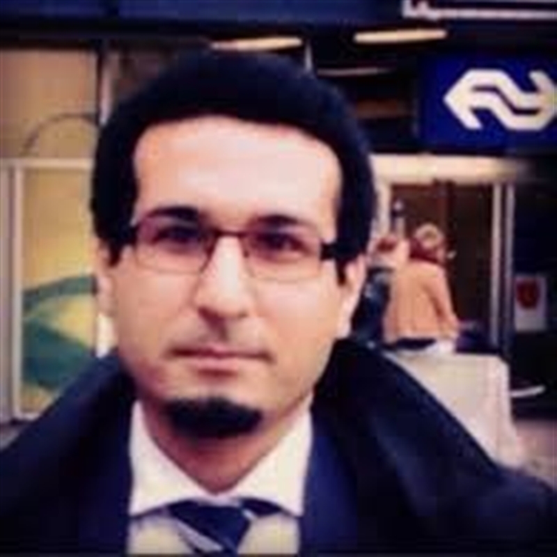 من هو السفير الإيراني المعين لدى مليشيا الحوثي؟.. صحفي إيراني يجيب