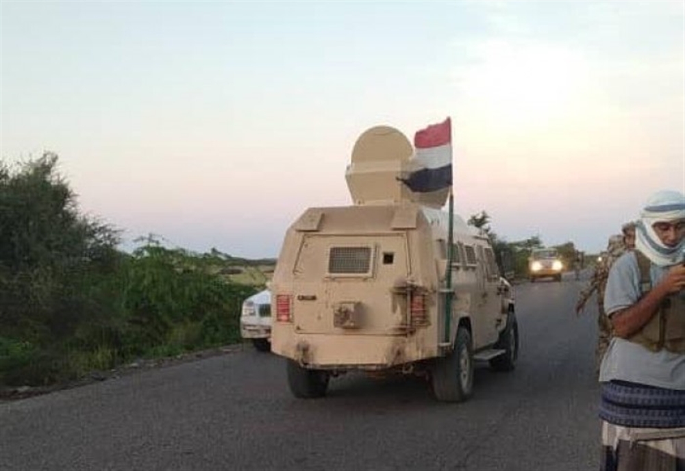 القوات الحكومية تعلن وقف إطلاق النار في أبين وصحيفة تقول إن الملف العسكري والأمني لم يحسم بعد