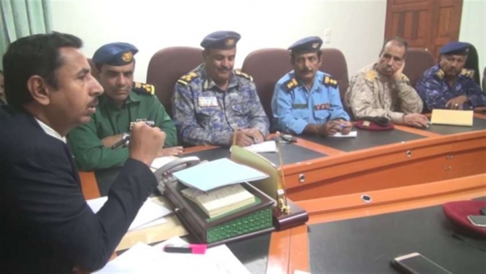 مصدر أمني: الجيش يعتقل خلية حوثية في بيحان خططت لاستهداف قادة الجيش