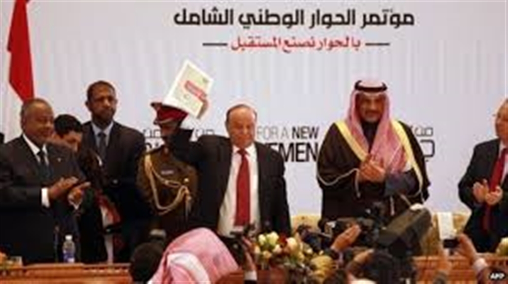 وزير بالحكومة يهاجم كل من يشكك بمخرجات الحوار الوطني