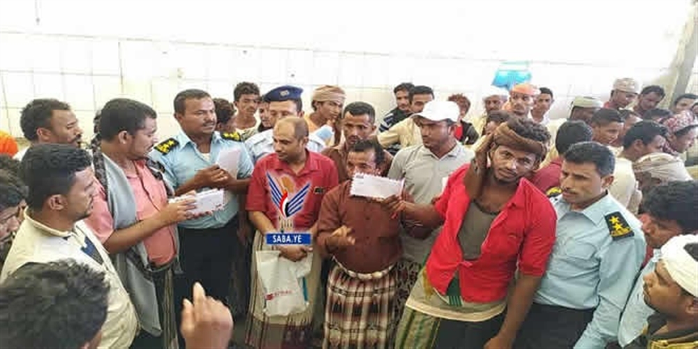 بعد احتجازهم لأشهر في إريتريا.. الحوثيون يعلنون وصول 30 صياداً الى الحديدة