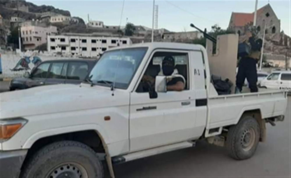 سيناريو ما بعد توقيع "السلم والشراكة" يتكرر بذات الخطوات... أبين : الانتقالي يقوم بأول خرق رسمي للشق المنفذ من اتفاق الرياض ويغير زيه العسكري