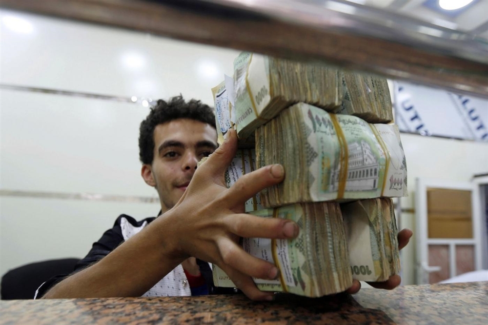 "الإجراءات الأحادية أثرت سلبا على العملة".. الإعلام الاقتصادي يطالب بسياسة نقدية موحدة