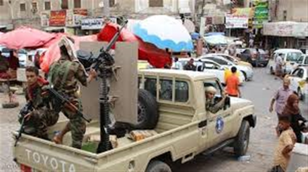 عدن.. مليشيا الانتقالي تقتحم منزل مواطن وتعتدي على مالكه