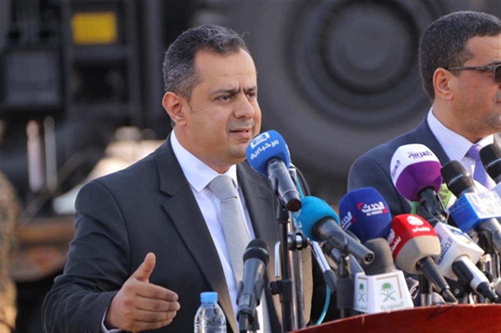 رئيس الوزراء: الهجوم الإرهابي على مطار عدن جزء من الحرب على الدولة