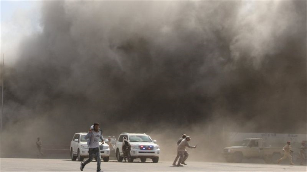 محافظ عدن: 13 قتيلا و65 جريحا بانفجارات المطار