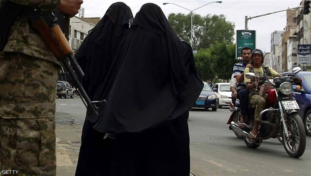 تقارير حقوقية : أكثر من 450 إمرأة في سجون المليشيا الحوثية بصنعاء