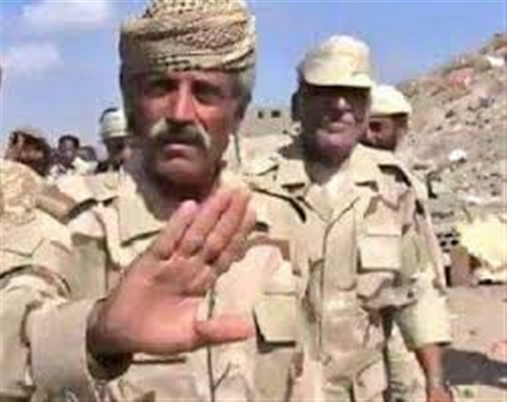 أطقم تابعة لهيثم قاسم تقتحم عدة منازل في مفرق المخا