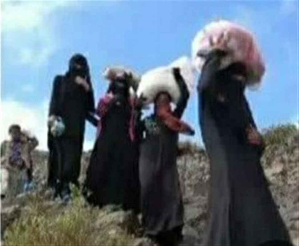 تعز.. استمرار المداهمات الحوثية لمنازل "الحيمة" وتهجير أكثر من 100 أسرة