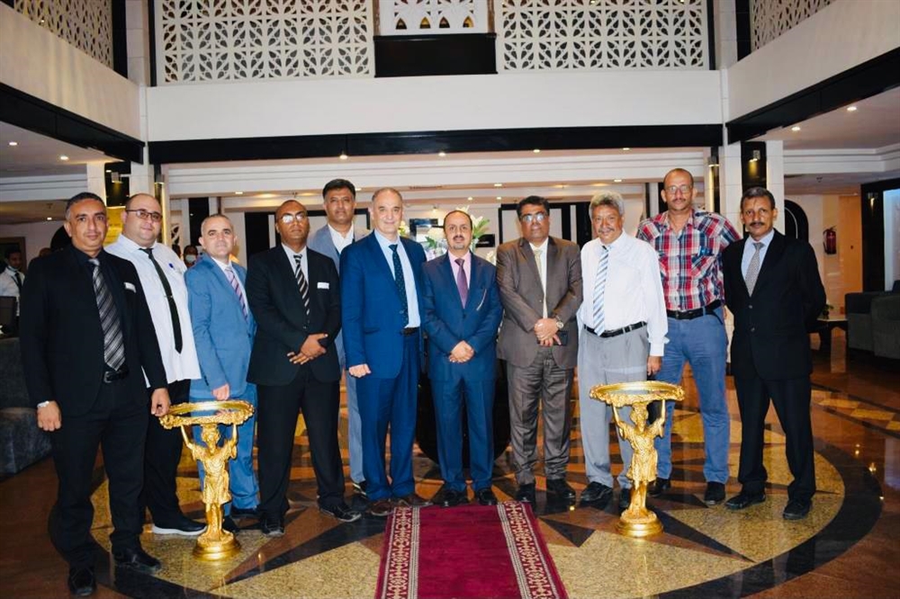 الحكومة تعتزم إعادة تنشيط الحركة السياحية بعدن والبداية بهذه المنشآت