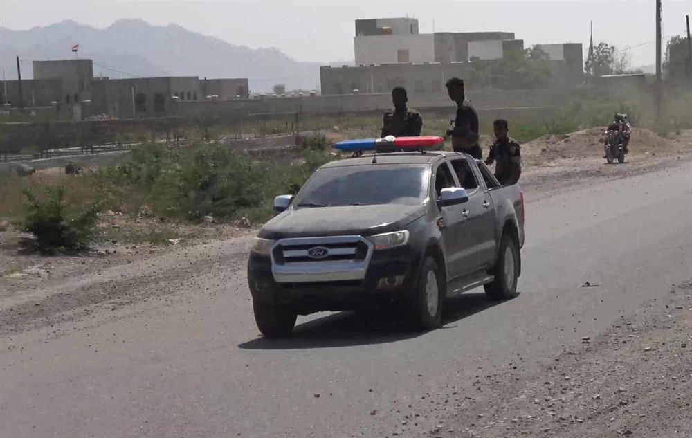 بعد ساعات من الحادثة.. الأمن يلقي القبض على مسلح قتل مواطنا أمام أسرته في الحديدة