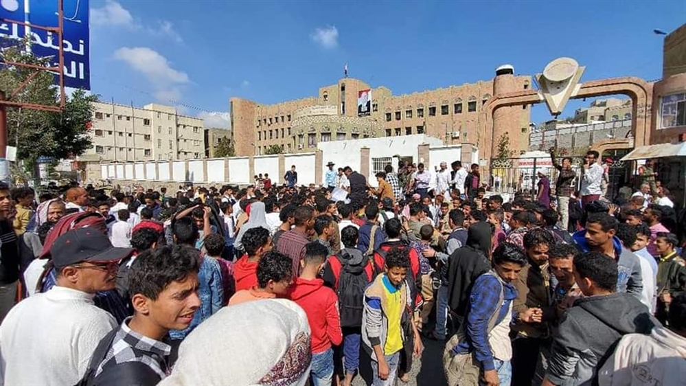 تعز.. مظاهرة تندد بجرائم الحوثيين في "الحيمة"
