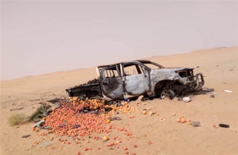 الجوف: إصابة مدني واحتراق سيارته إثر انفجار لغم أرضي
