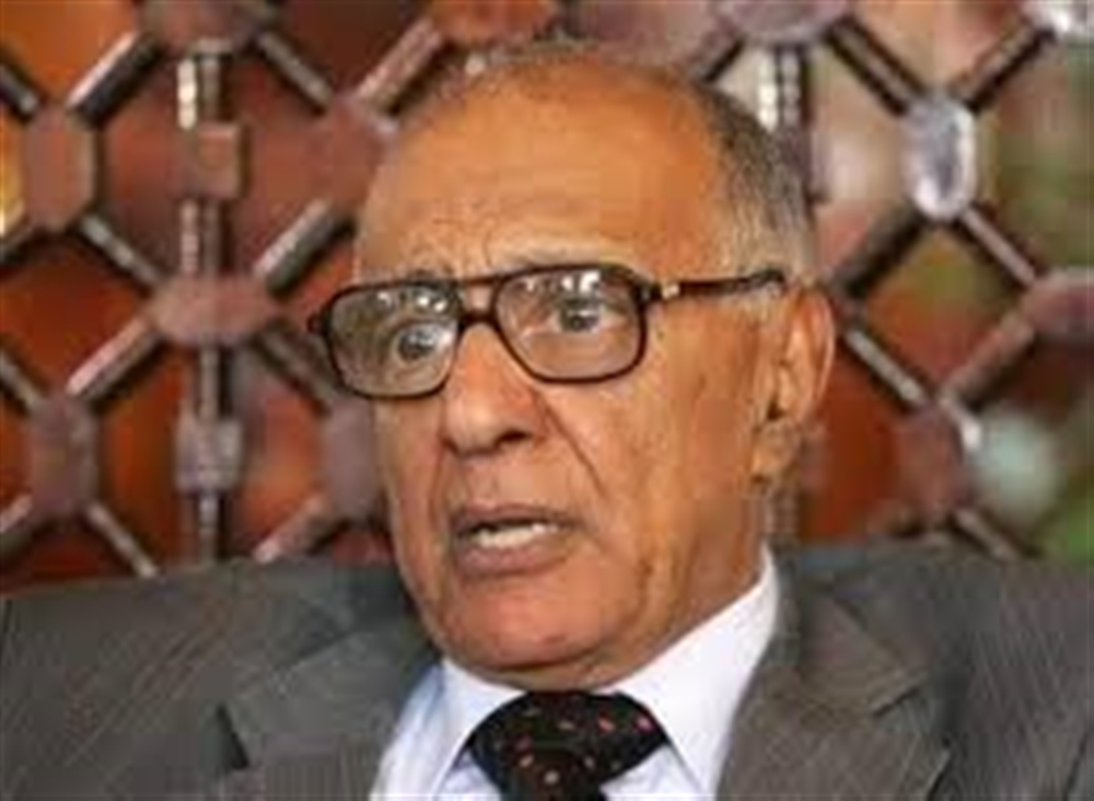 اقترح حلولا لمنع الكارثة.. محافظ البنك المركزي السابق : الانهيار الاقتصادي على الأبواب والمخرج يؤخر إعلانه لأهداف مرسومة