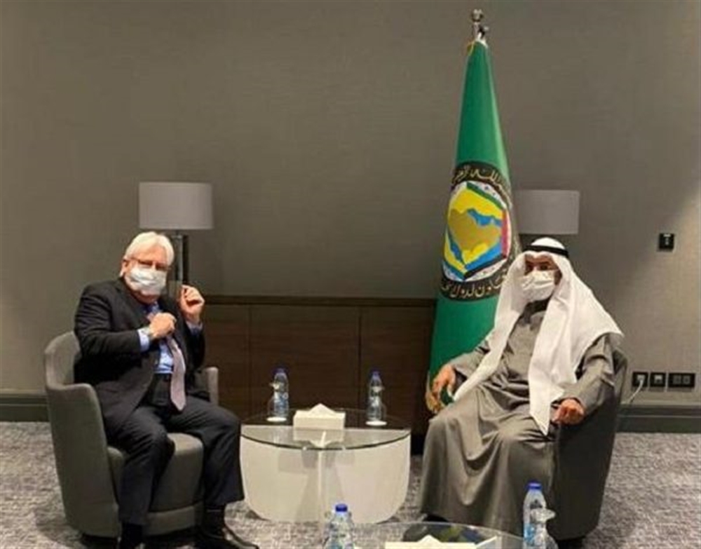 أمين عام التعاون الخليجي يبحث مع غريفيث تطورات أزمة اليمن