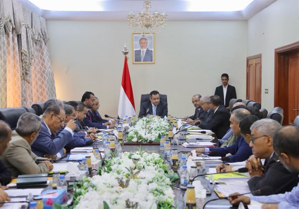 شكلت لجنة رفيعة لدراستها.... الحكومة تؤكد سعيها لمعالجة مشاكل التعليم العالي وإعادة رسم سياسة "الابتعاث" كأولوية