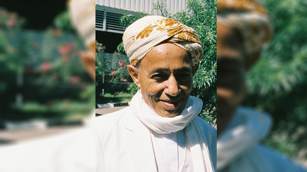 قطب الصناعة اليمني "الهائل" .. قصة تجوب العالم من خلال 92 شركة (بروفايل خاص بالحرف28)
