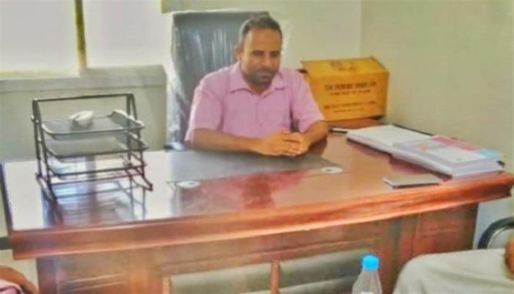 كحالة نادرة الحدوث في اليمن ...  "كفيف" يكسر قيود الاعاقة ويتجاوز فكرة "المستحيل" فأصبح سفيرا للسلام ومسئولا حكوميا لأول مرة