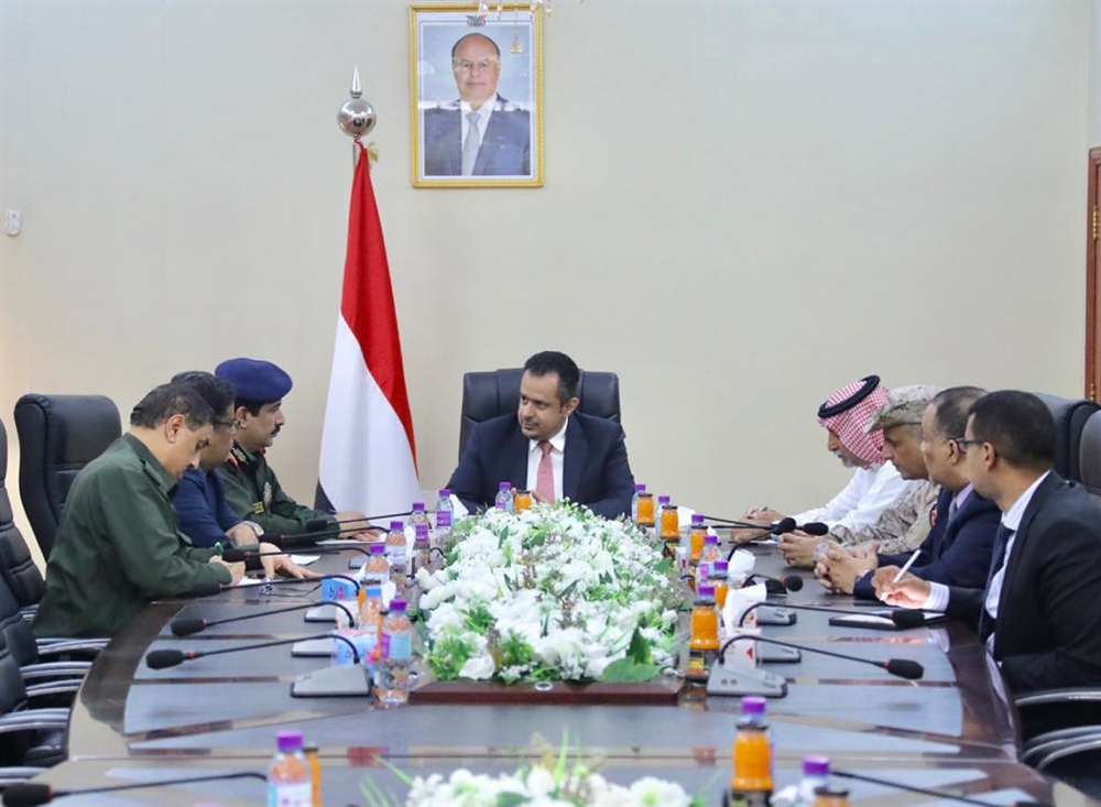 رئيس الحكومة: اقتحام الوزارات في عدن "محاولة بائسة" لإفشال اتفاق الرياض
