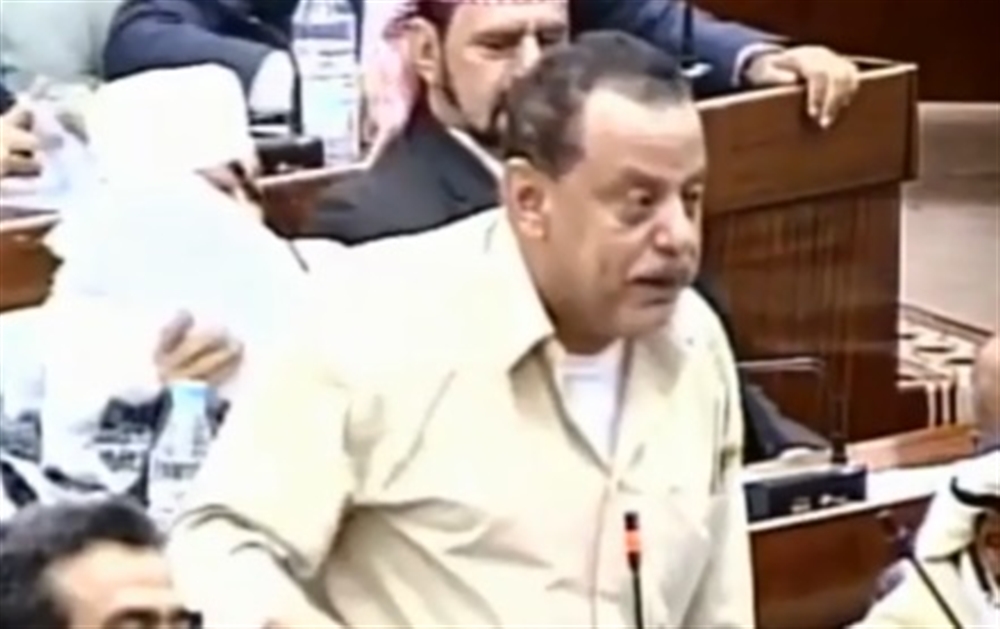 عضو مجلس نواب موالي لمليشيا الحوثي بصنعاء: الراعي ناداني في القاعة يا "حمار"
