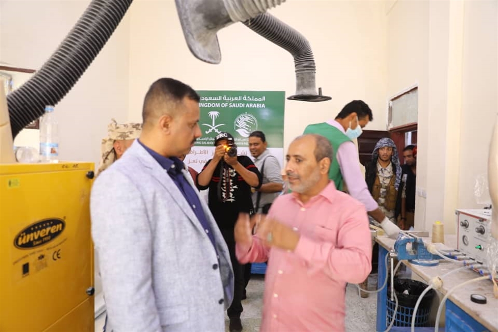 نحو 4 آلاف حالة استفادت من خدماته خلال عام... تعز : مركز الاطراف الصناعية يعتزم افتتاح أقسام جديدة