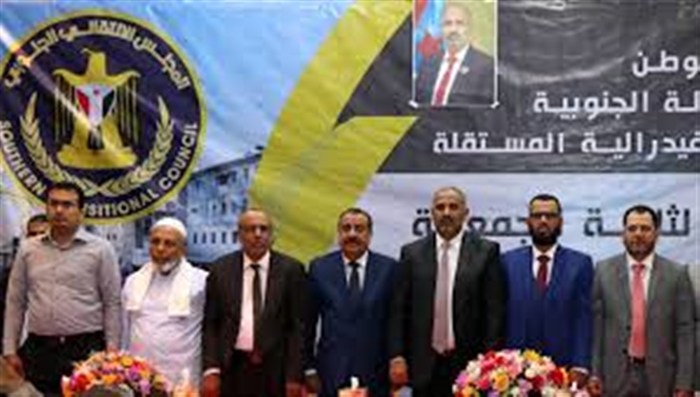 وصفهم ب"الاخوانيين"... الانتقالي يهاجم كتابا سعوديين ويرجع سبب " انتكاسة" مارب إلى محاربة الدور الاماراتي في اليمن