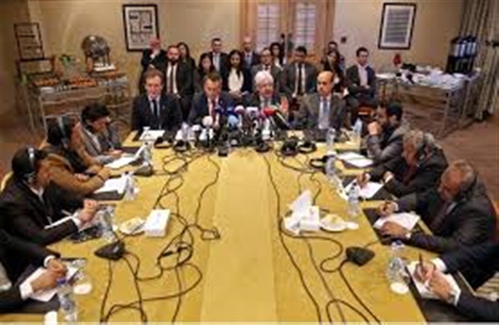صحيفة : مفاوضات تبادل الأسرى لم تحقق شيئا والتركيز تحول إلى قضية "تهريب الأمم المتحدة للحوثيين"